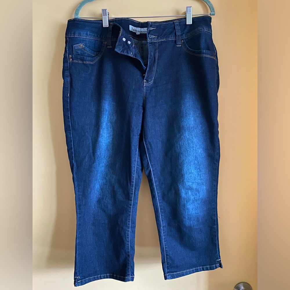 Royalty for me blue Jean capri size 14